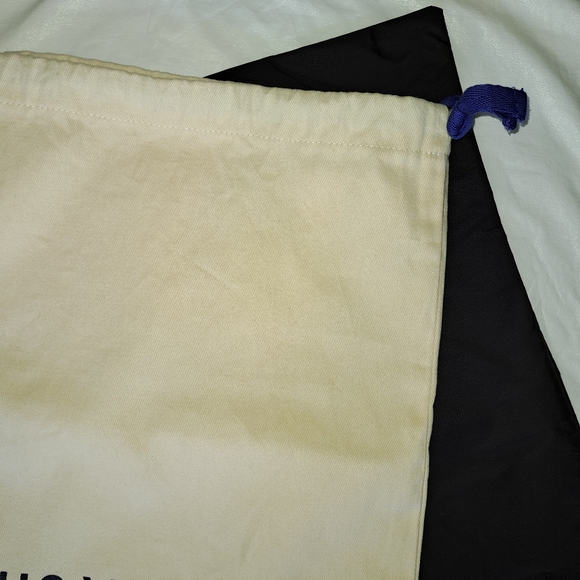Pair of large Louis Vuitton Dust Bags - Picture 6 of 7
